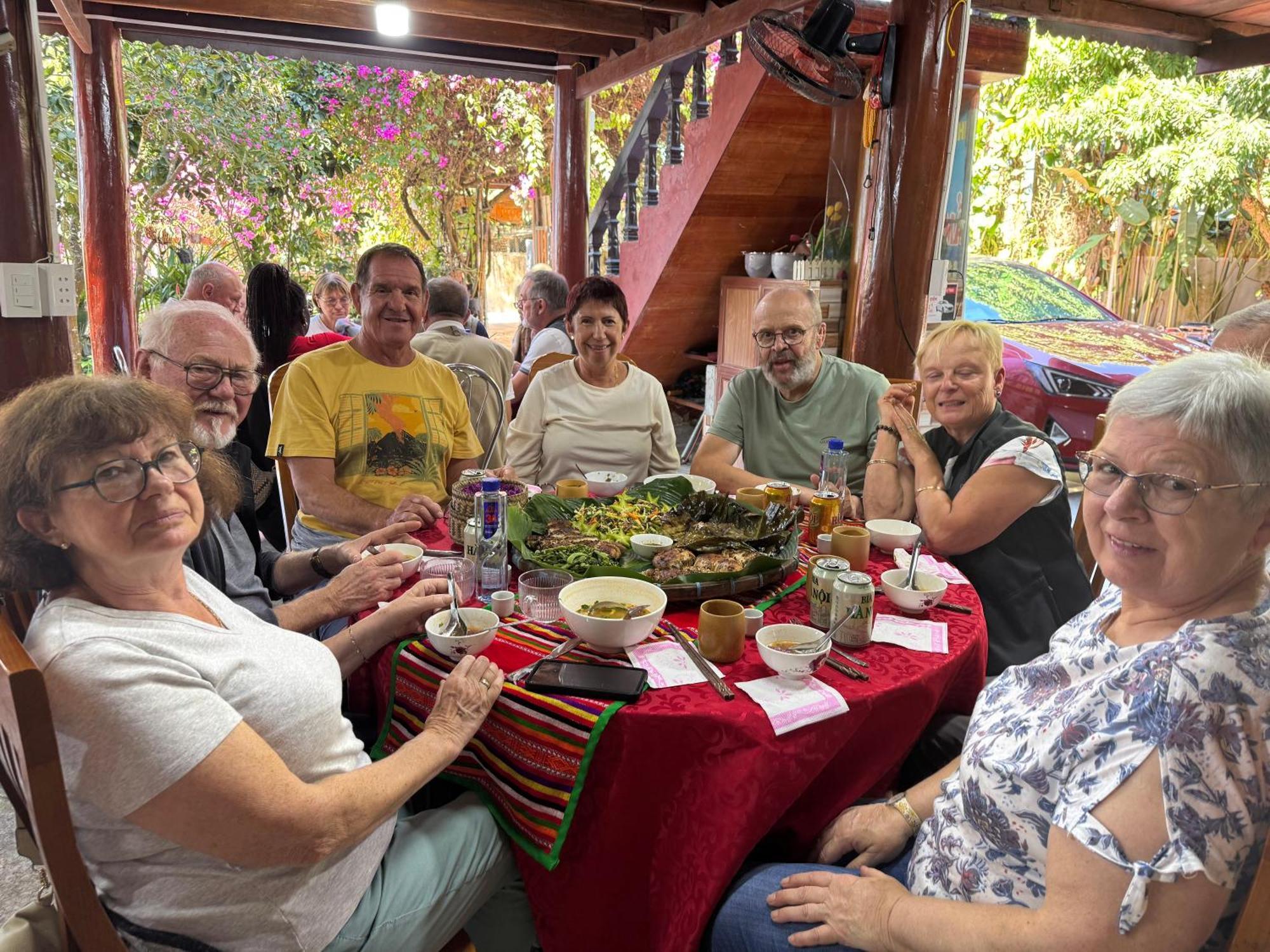 Minh Ngoc Homestay Dien Bien Phu Ban Him Lom Екстер'єр фото