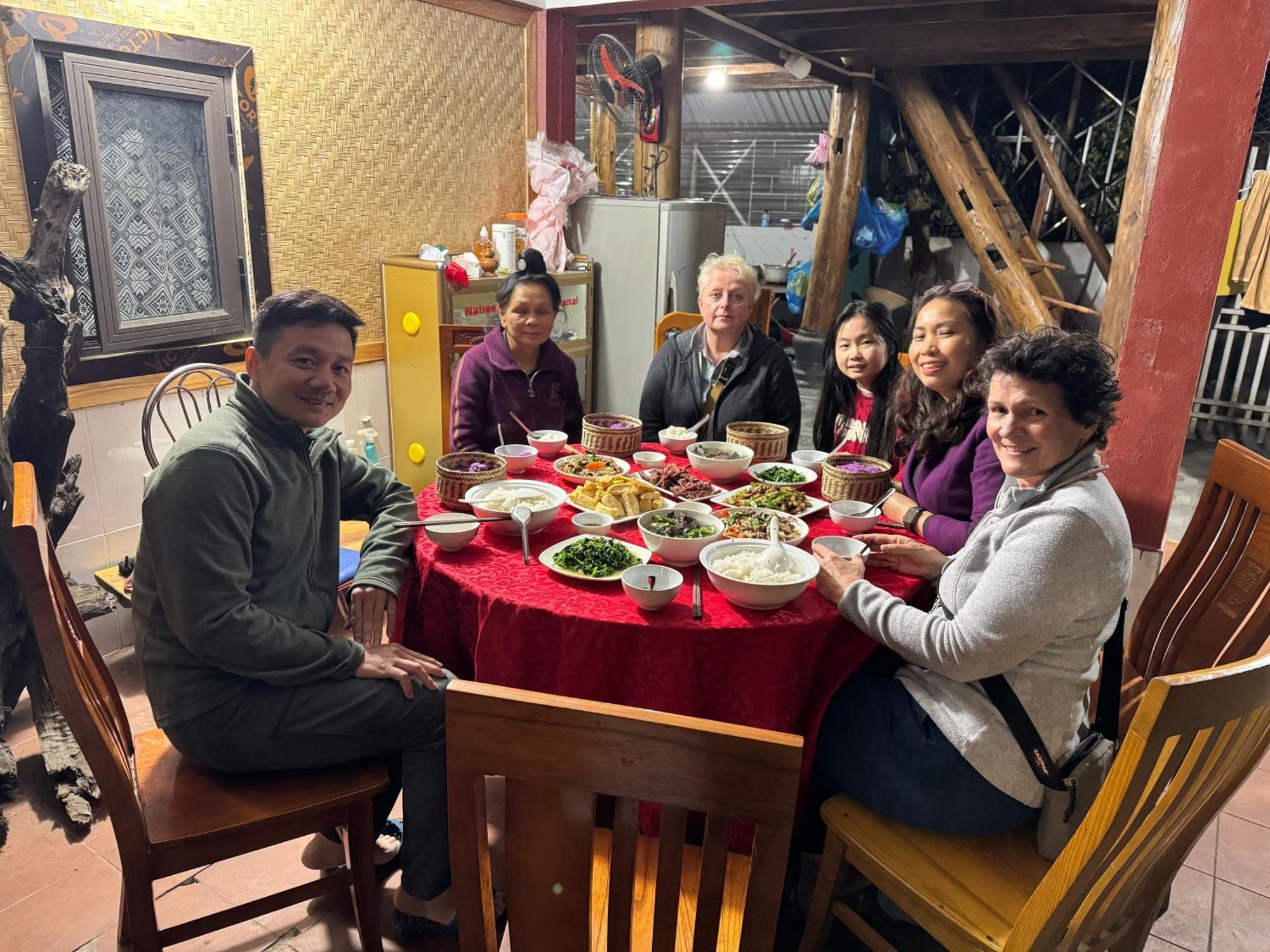 Minh Ngoc Homestay Dien Bien Phu Ban Him Lom Екстер'єр фото